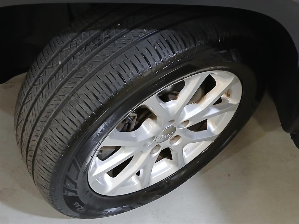 Jeep Cherokee - Vista 8