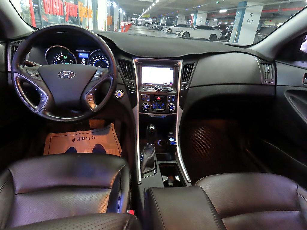 HYUNDAI Sonata - Vista 10