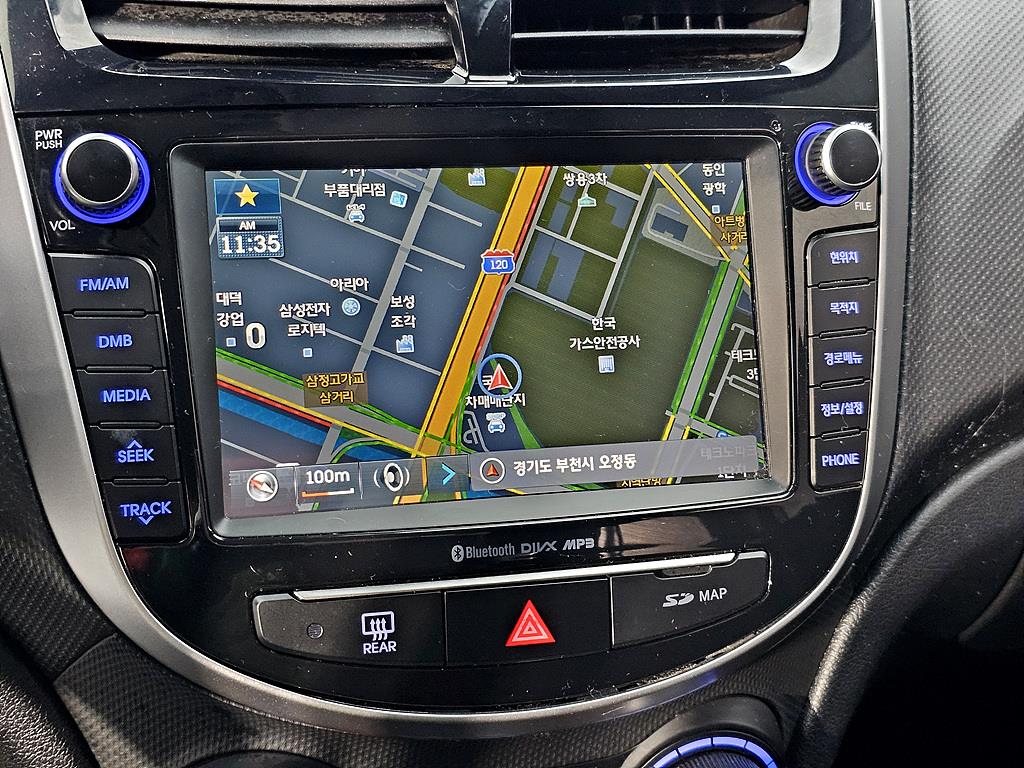 HYUNDAI Accent - Vista 12