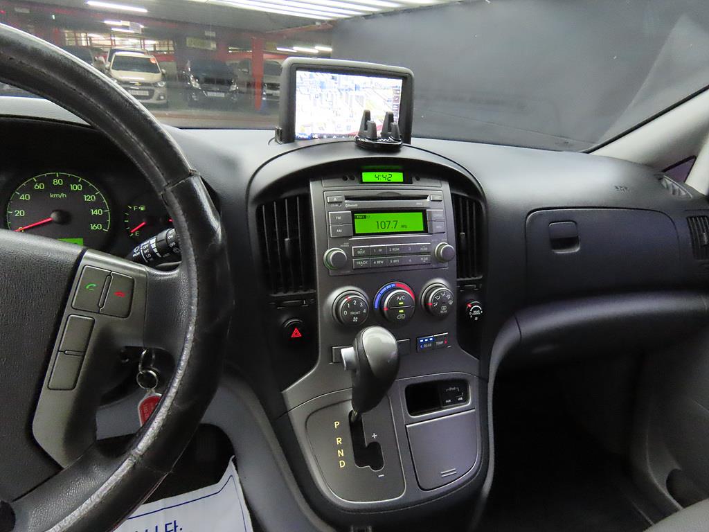 HYUNDAI Starex - Vista 9