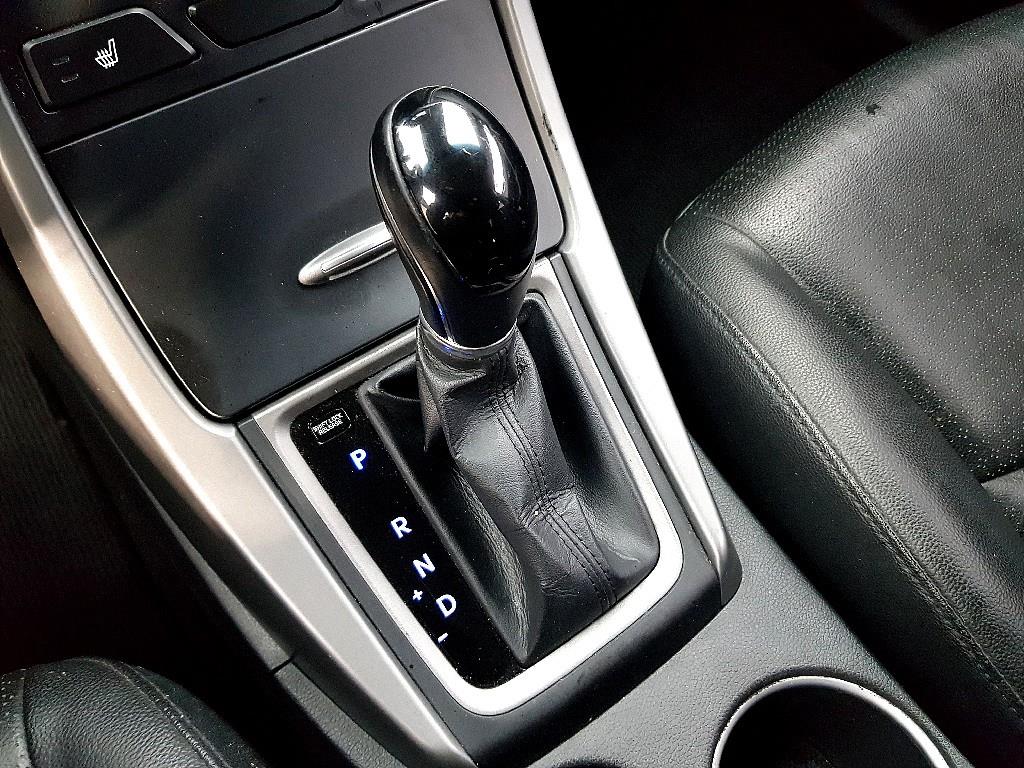 HYUNDAI Avante 2014 Blanco - Importación desde Corea - HF Imports Iquique - Foto 17