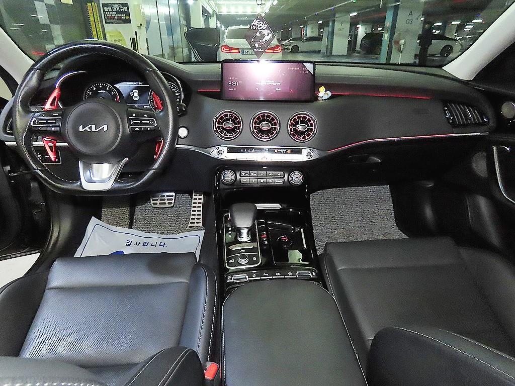 KIA Stinger - Vista 10