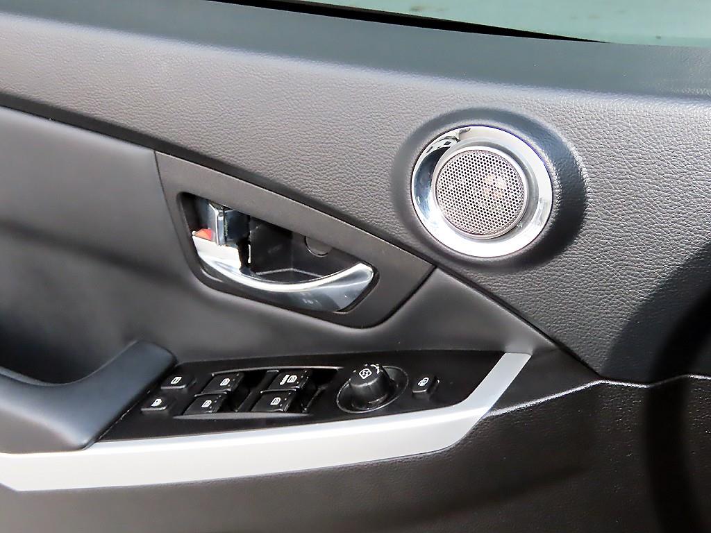 Ssangyong Korando - Vista 11