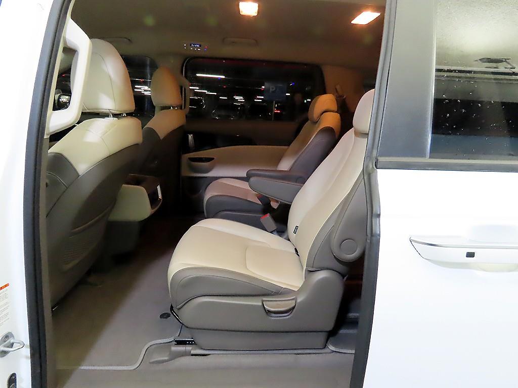 KIA Carnival - Vista 7