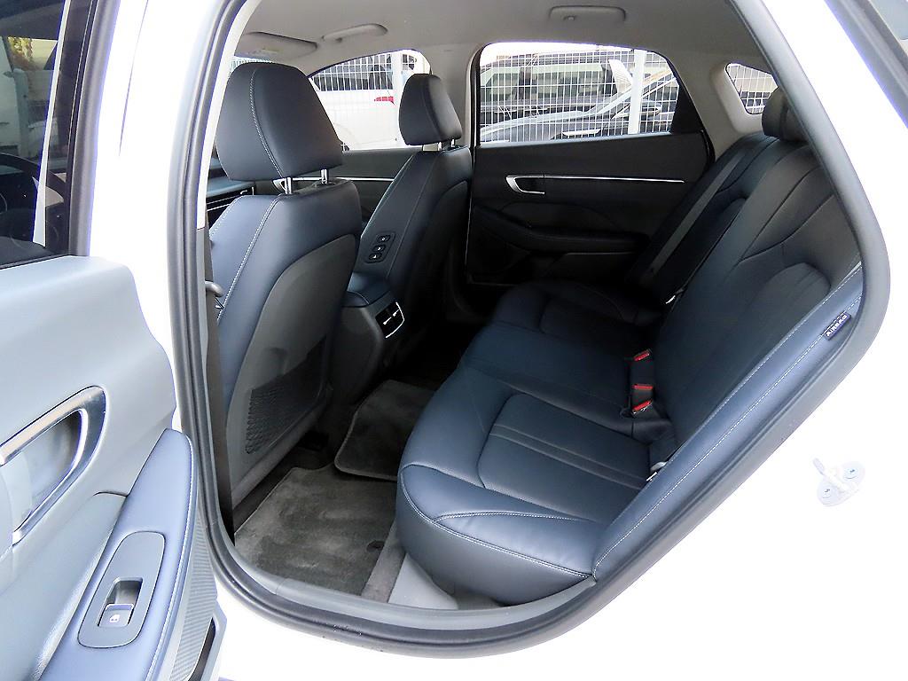 HYUNDAI Sonata - Vista 6