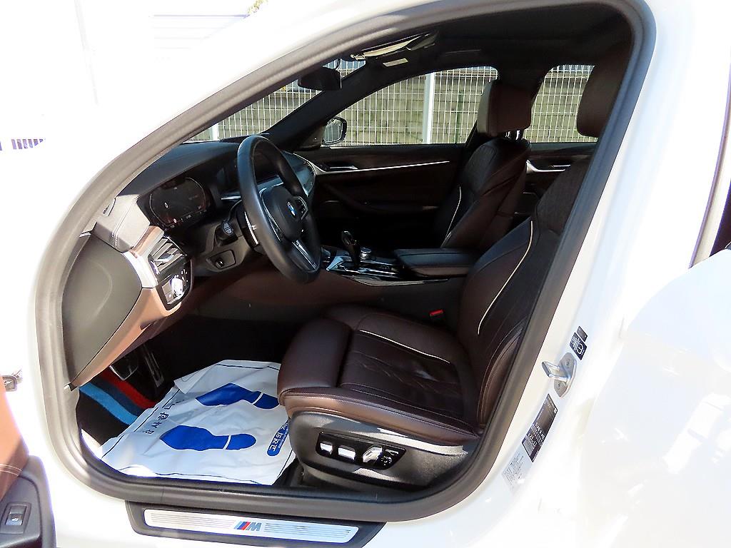 BMW 5 Series - Vista 5