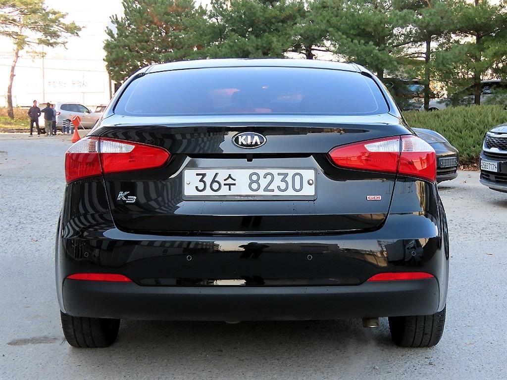 KIA K3 - Vista 4