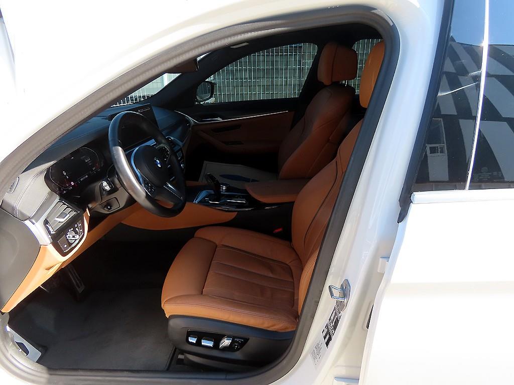 BMW 5 Series - Vista 5