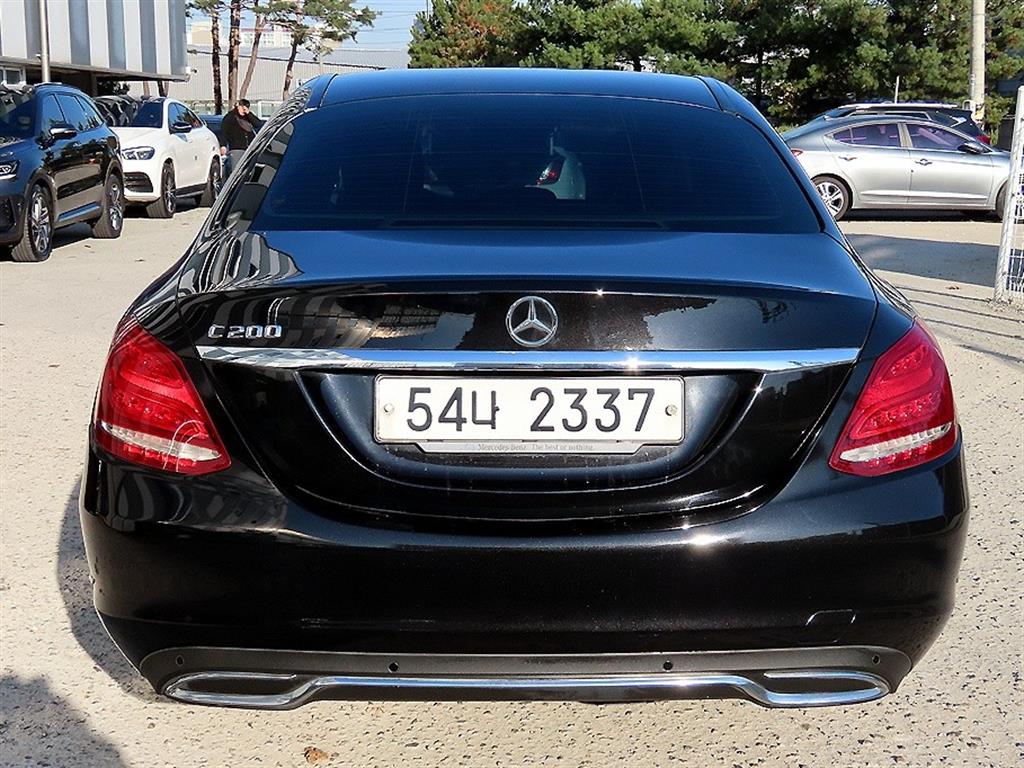 Mercedes Benz C Class - Vista 4