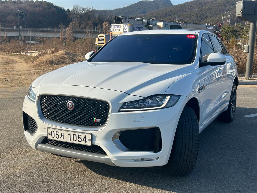 Jaguar F-PACE