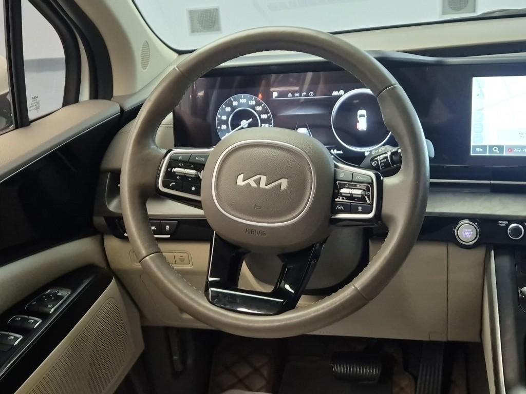 KIA Carnival - Vista 9