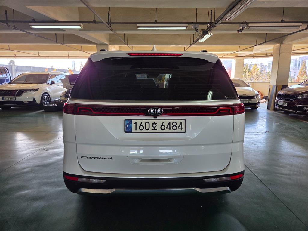 KIA Carnival - Vista 4