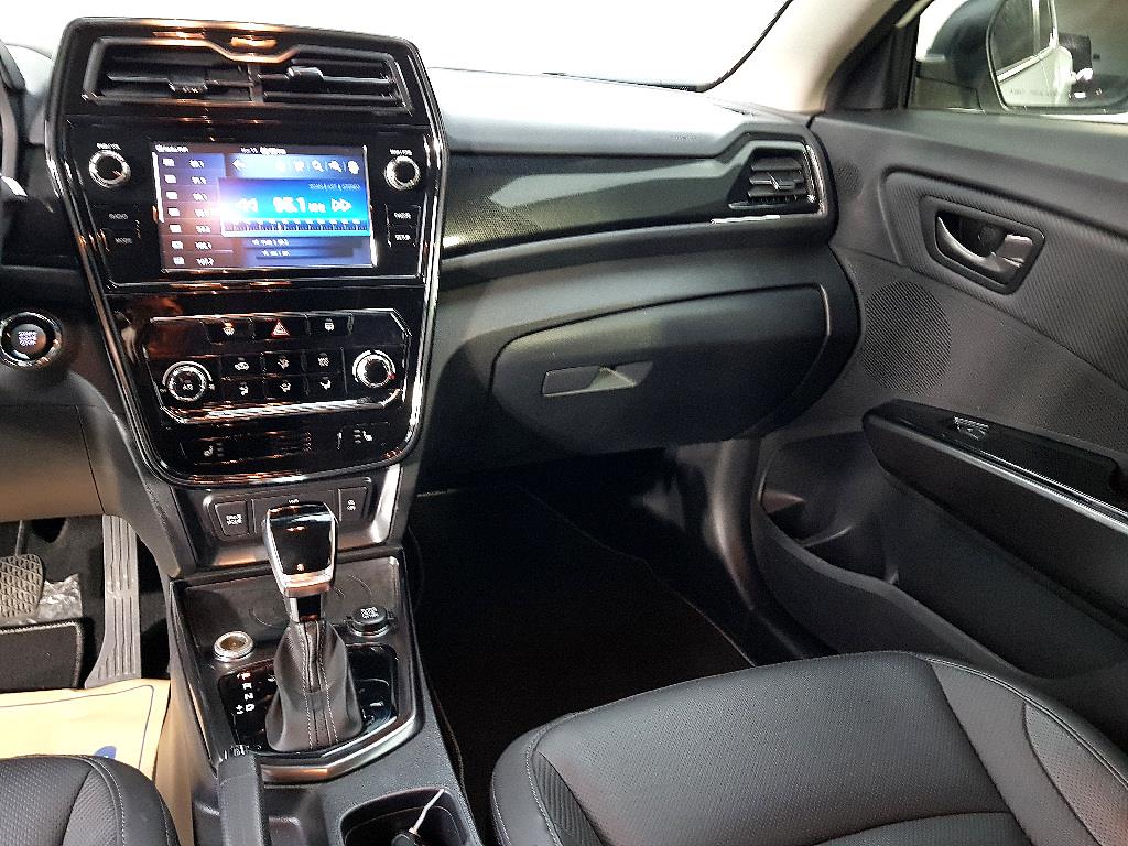 Ssangyong Tivoli - Vista 10