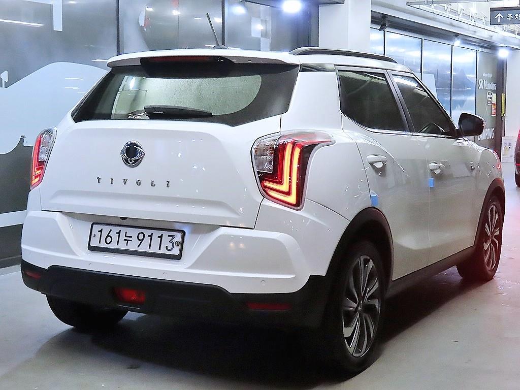 Ssangyong Tivoli - Vista 4