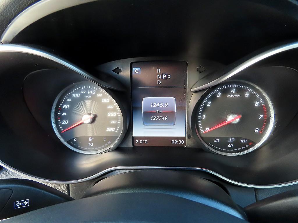 Mercedes Benz C Class - Vista 9