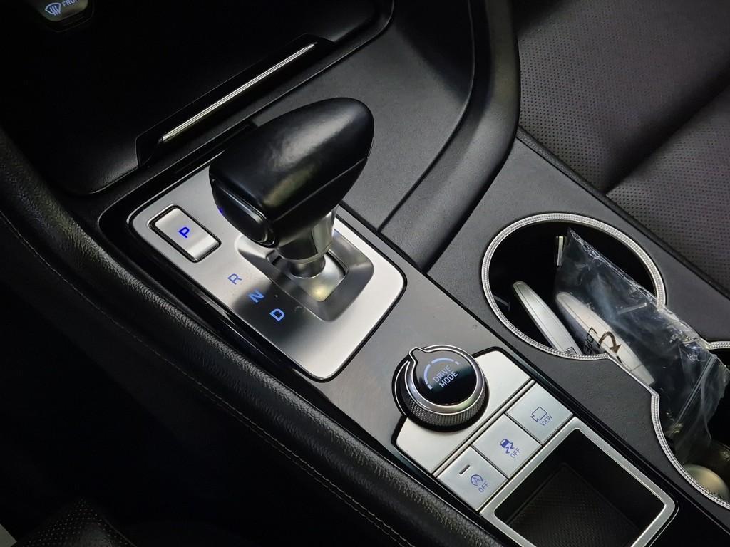 Genesis G70 - Vista 8