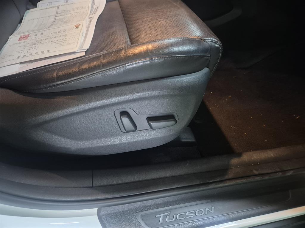 HYUNDAI Tucson - Vista 9