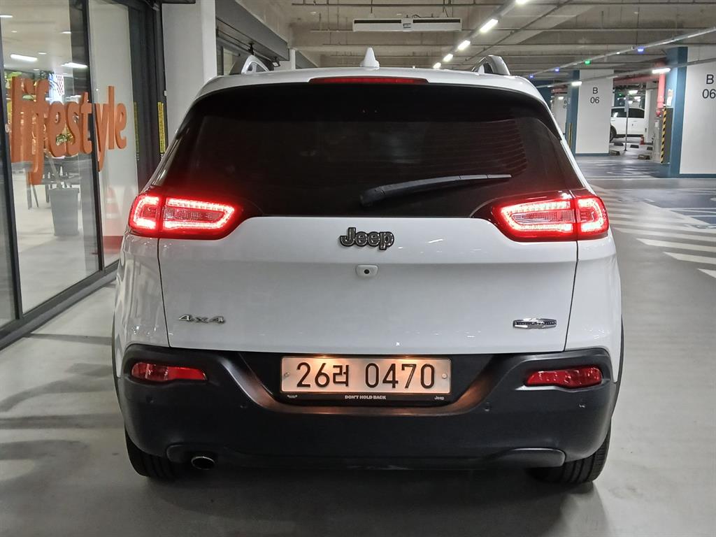 Jeep Cherokee - Vista 5