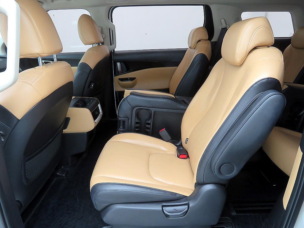 KIA Carnival - Vista 7
