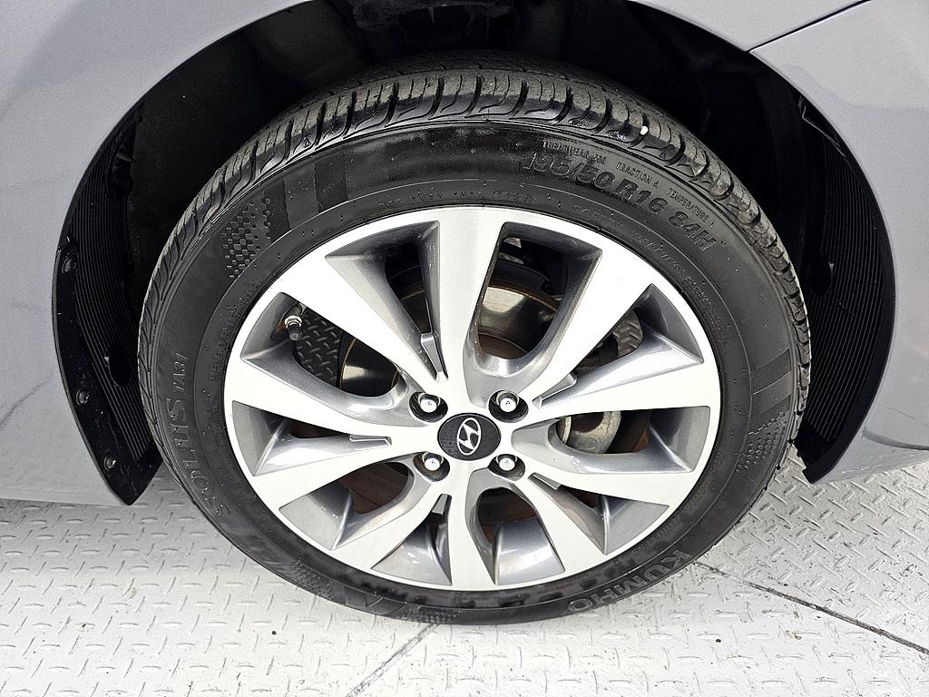 HYUNDAI Accent 2016 Gris - Importación desde Corea - HF Imports Iquique - Foto 20