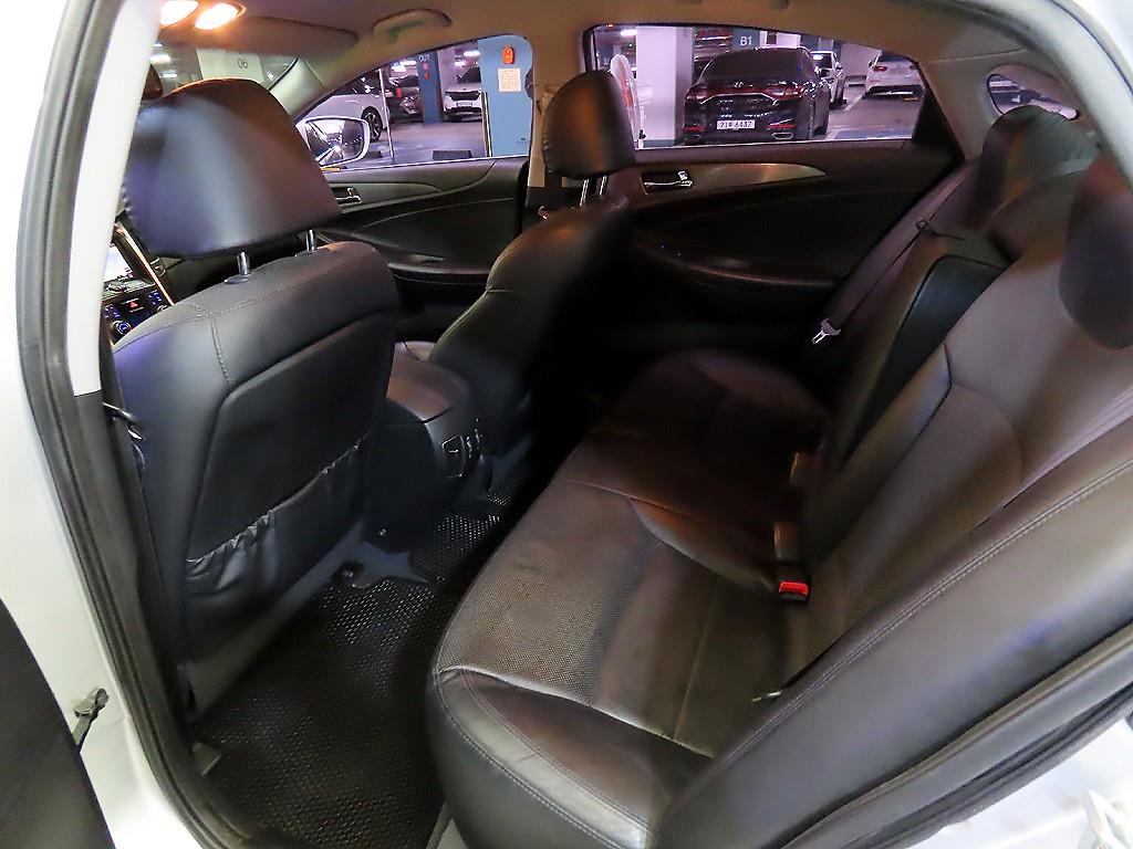 HYUNDAI Sonata - Vista 7