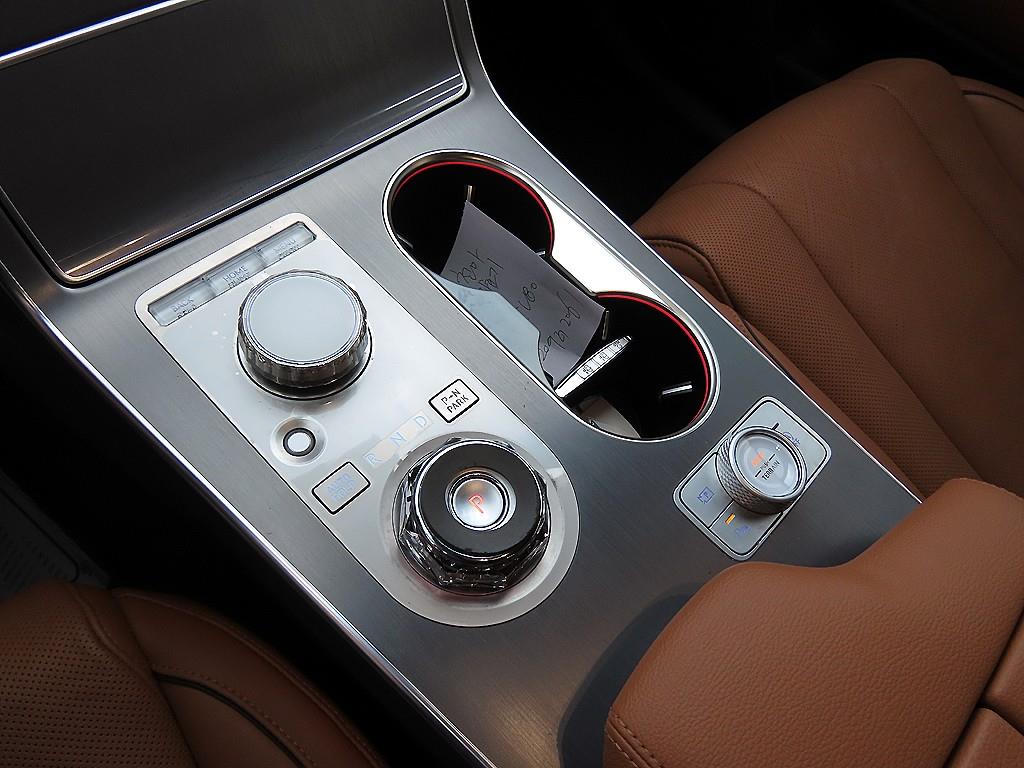 Genesis GV80 - Vista 11