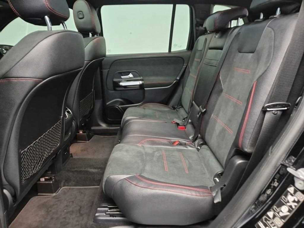 Mercedes Benz GLB Class - Vista 12