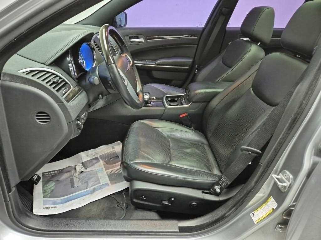 Chrysler 300C - Vista 11