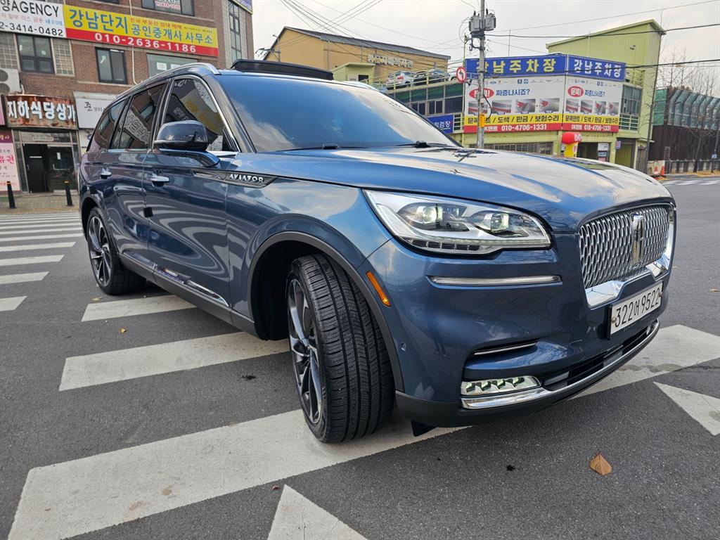 Lincoln Aviator - Vista 8