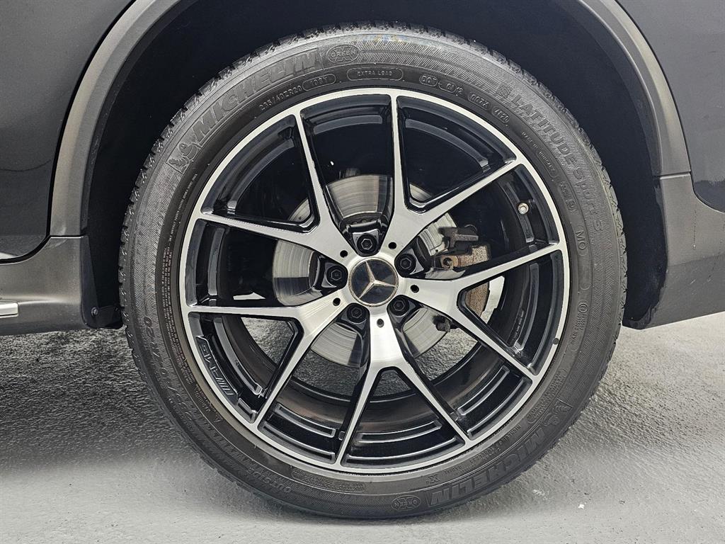 Mercedes Benz GLC Class - Vista 5