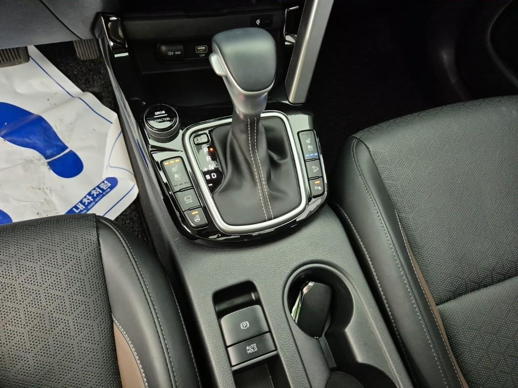 KIA Seltos - Vista 8