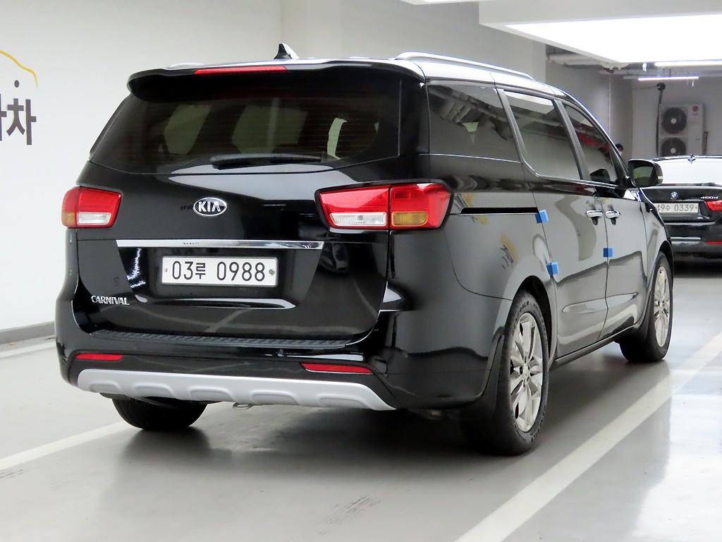 KIA Carnival - Vista 4