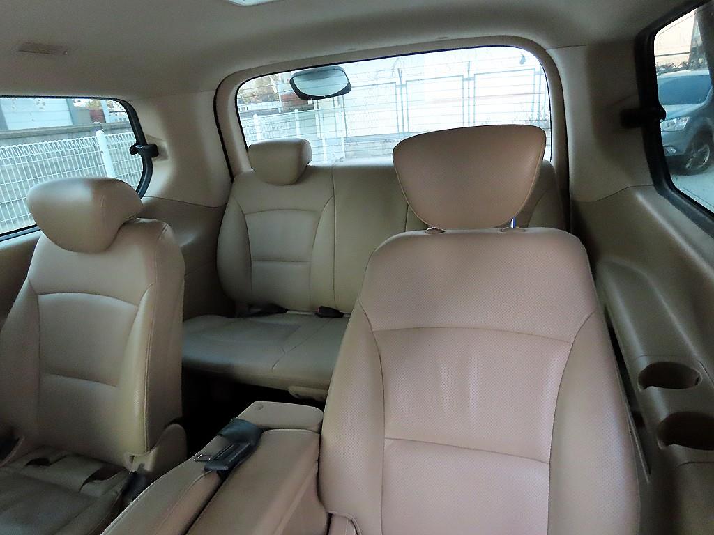 HYUNDAI Starex - Vista 7