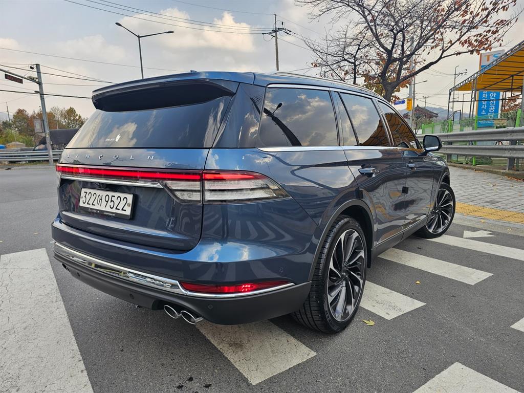 Lincoln Aviator - Vista 6