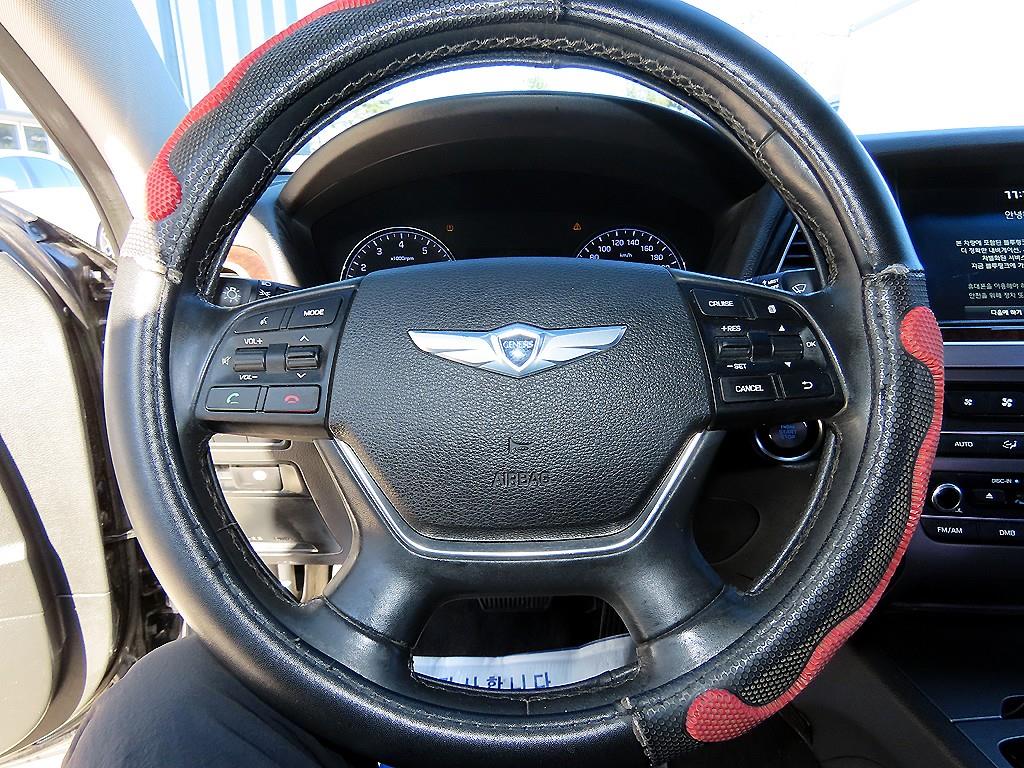 HYUNDAI Genesis - Vista 8