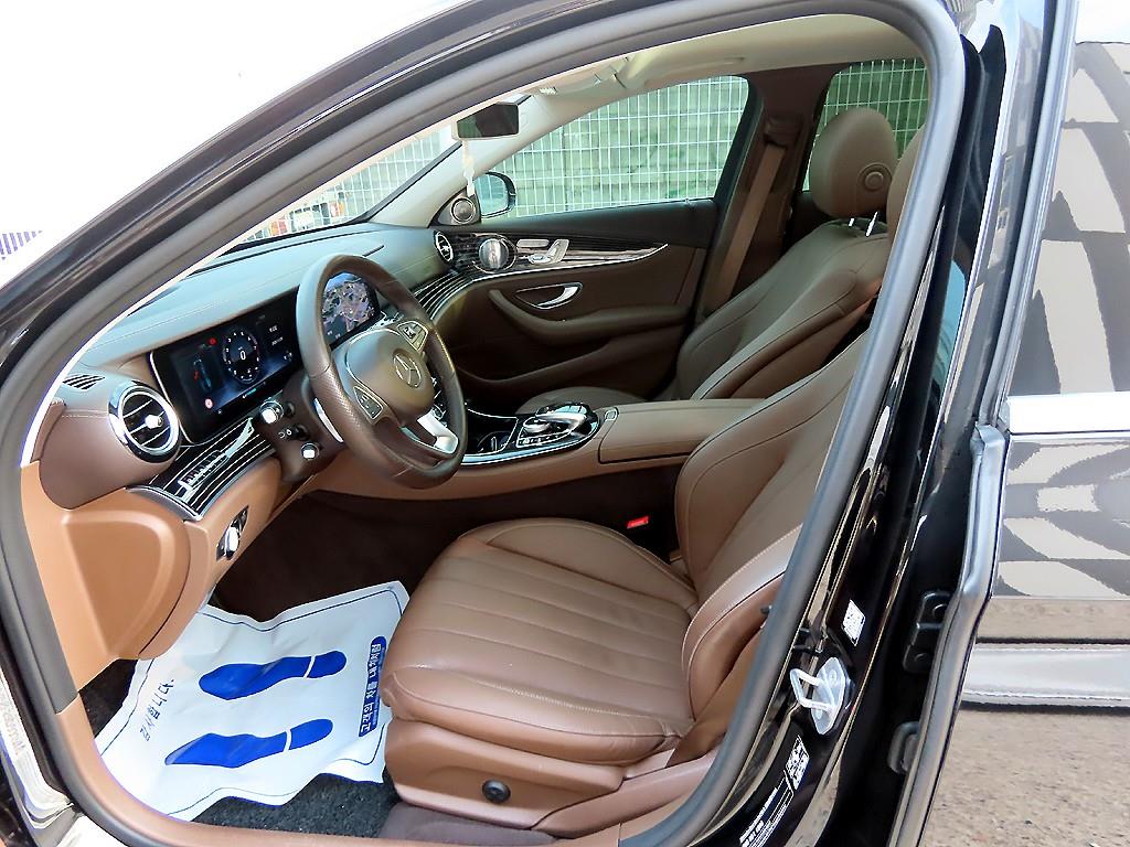 Mercedes Benz E class - Vista 5