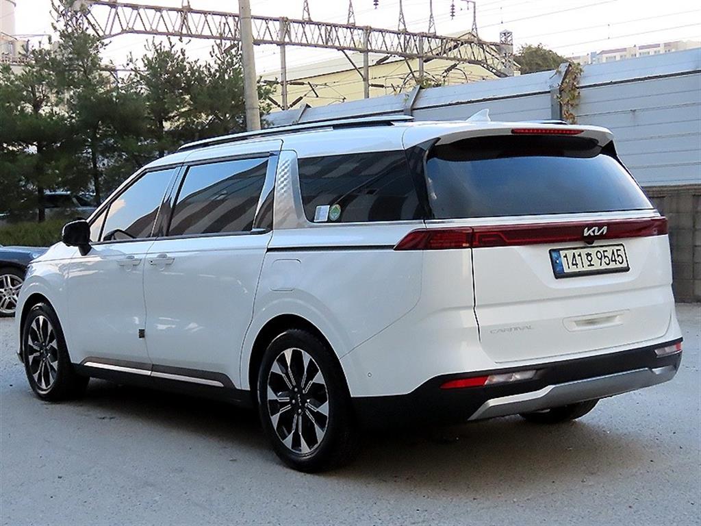 KIA Carnival - Vista 3