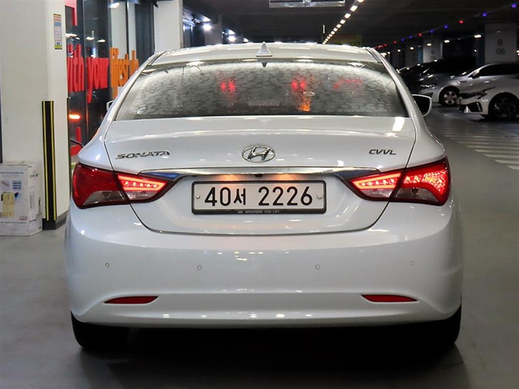 HYUNDAI Sonata - Vista 5
