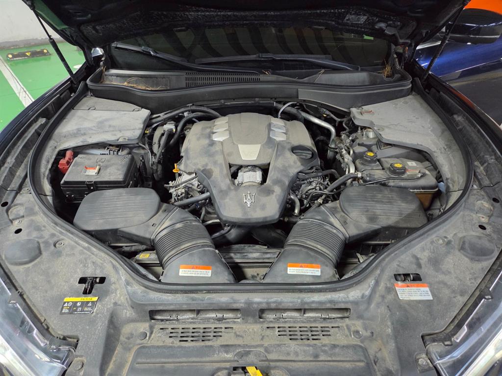 Maserati Levante 2019 Azul - Importación desde Corea - HF Imports Iquique - Foto 17