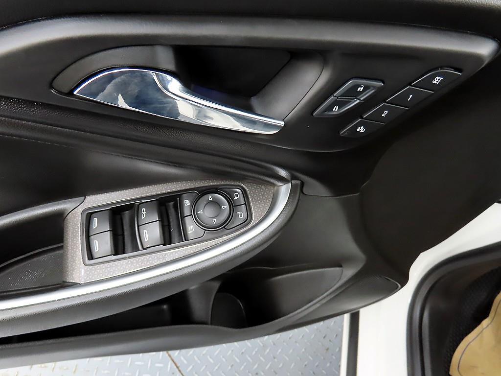 Chevrolet Malibu - Vista 11