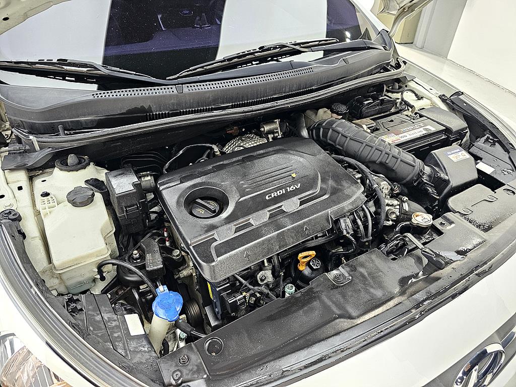 HYUNDAI Accent - Vista 6