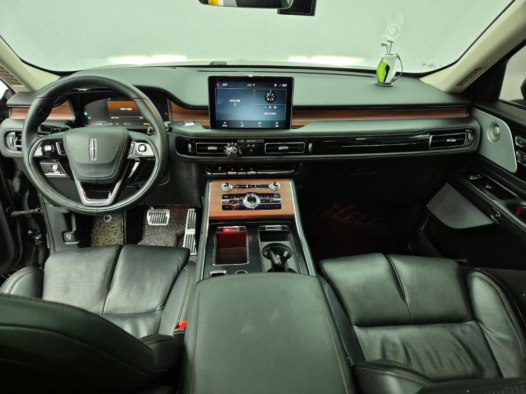 Lincoln Aviator - Vista 5