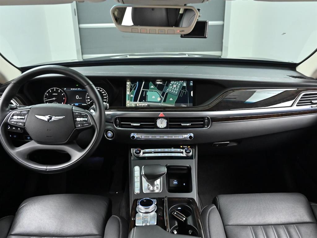 Genesis G90 - Vista 9