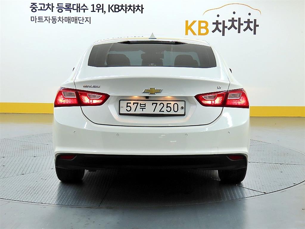 Chevrolet Malibu - Vista 3