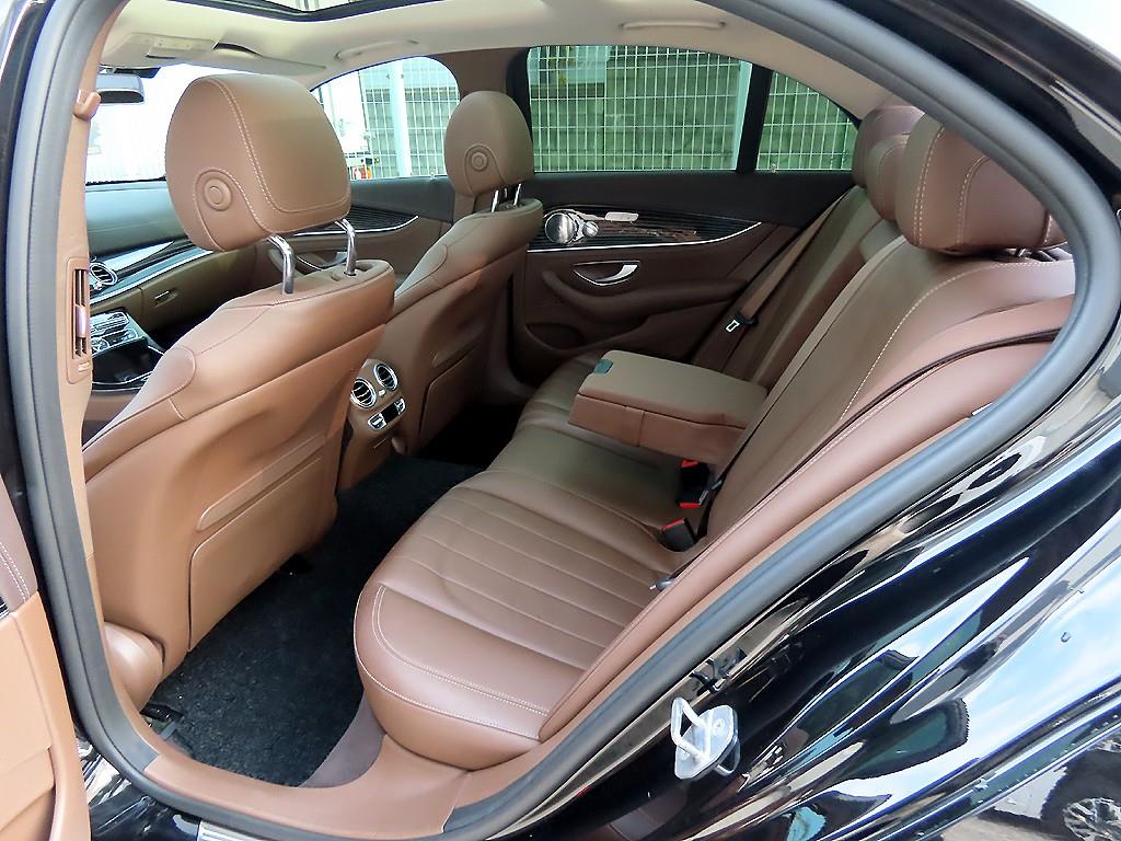 Mercedes Benz E class - Vista 6