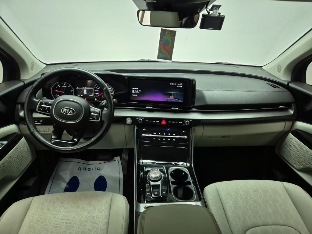 KIA Carnival - Vista 8