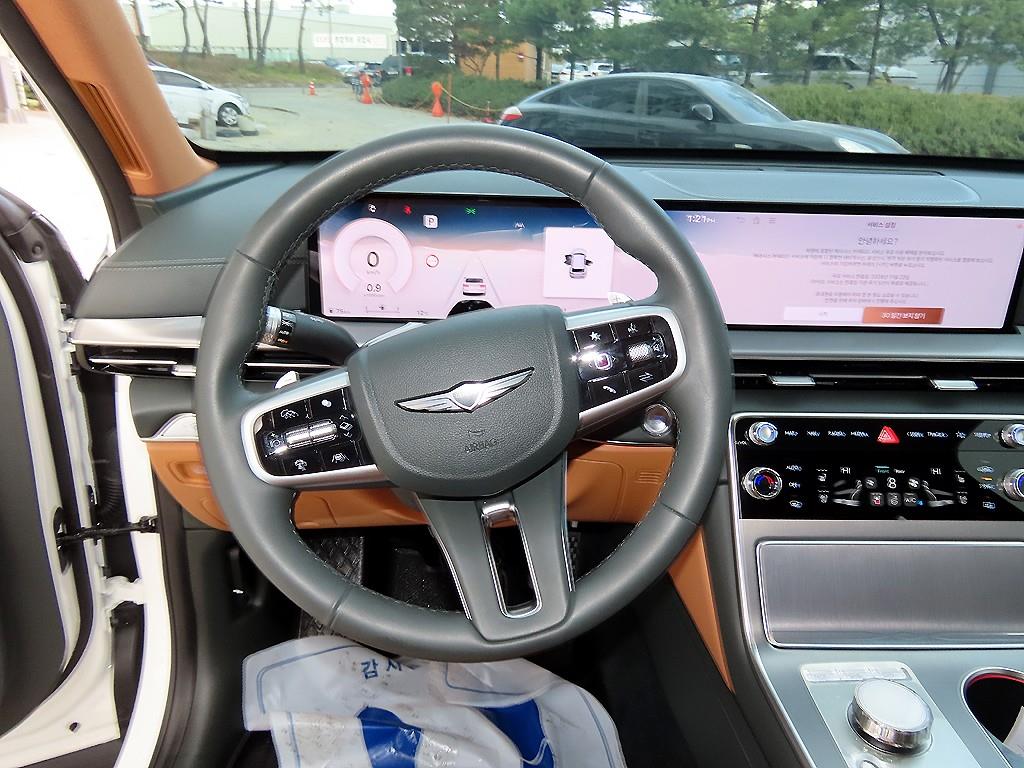 Genesis GV80 - Vista 8