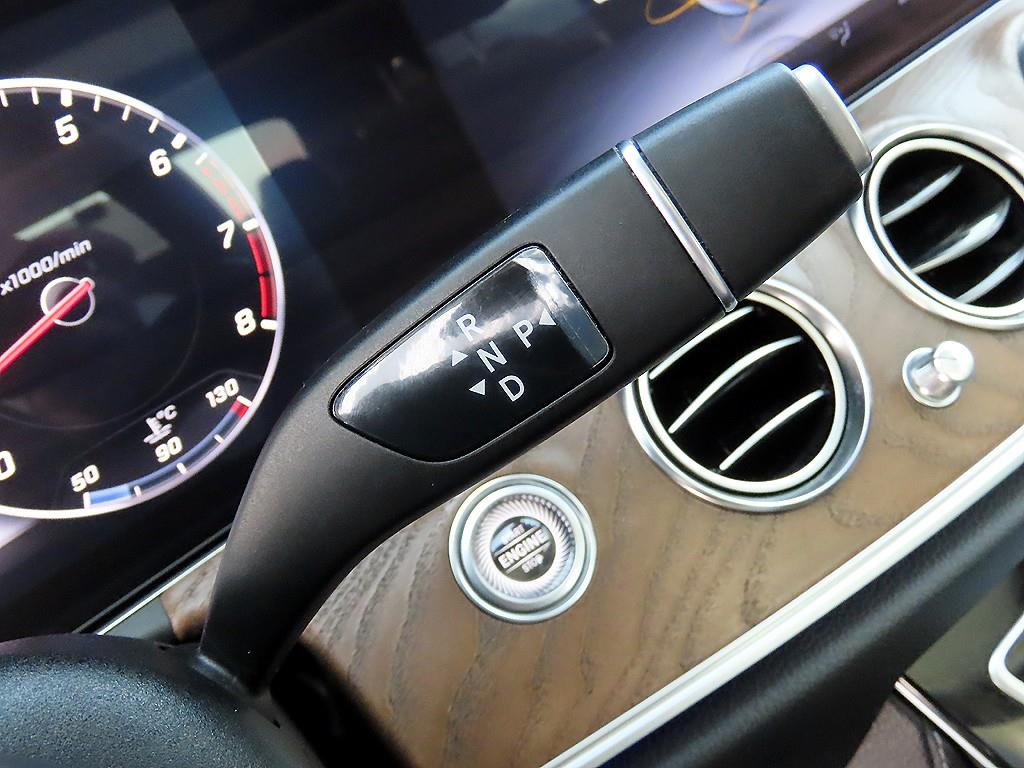 Mercedes Benz E class - Vista 11