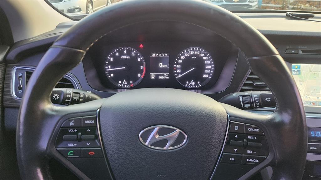 HYUNDAI Sonata - Vista 6