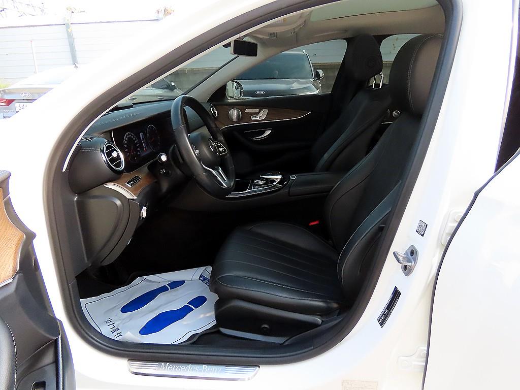 Mercedes Benz E class - Vista 5